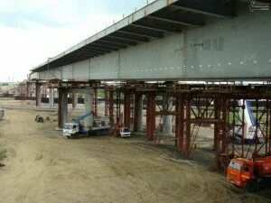 Движение по мосту планируют открыть в октябре 2015 года